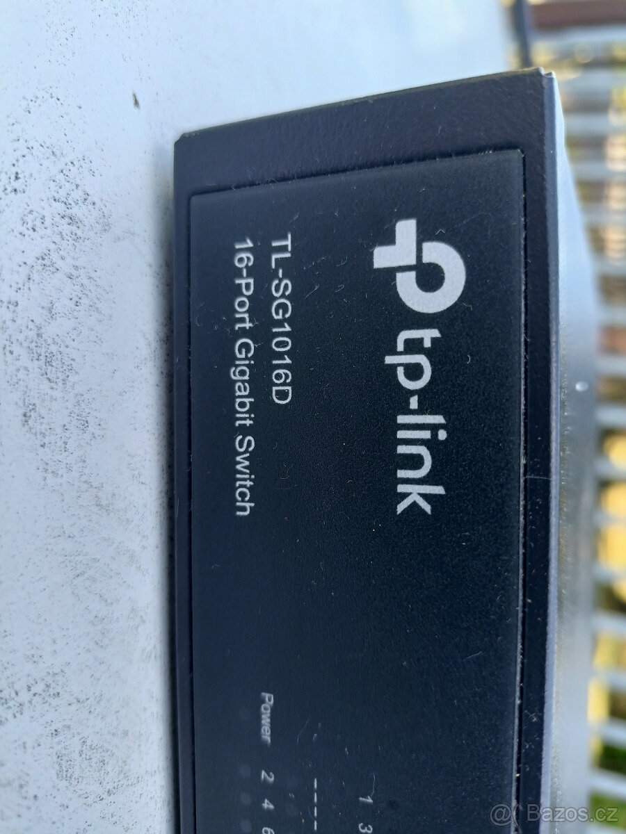 TP-Link TL-SG1016D - 2
