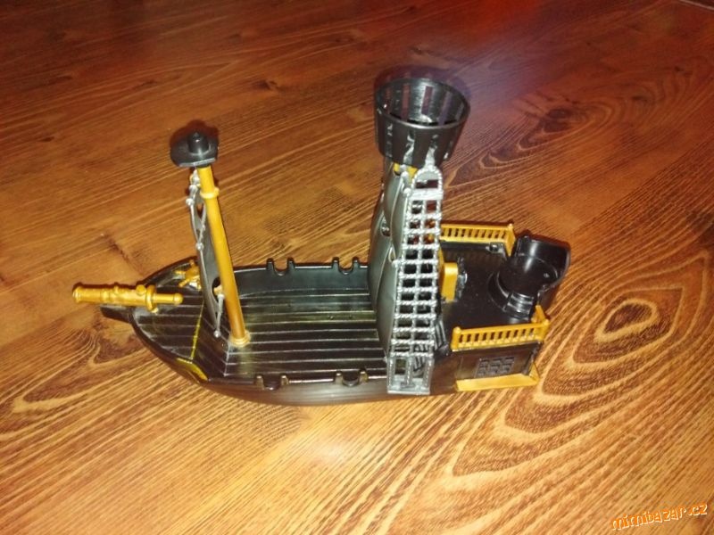 Pirátská loď, ponorka - 2