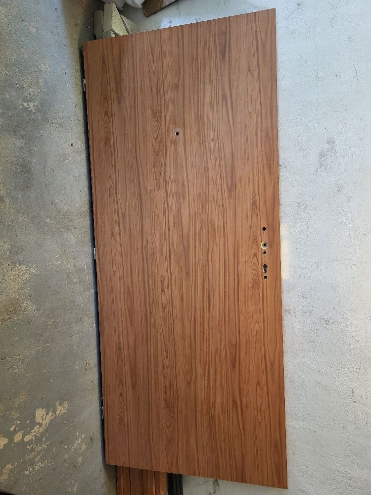 bezpečnostní dveře 80L - 2