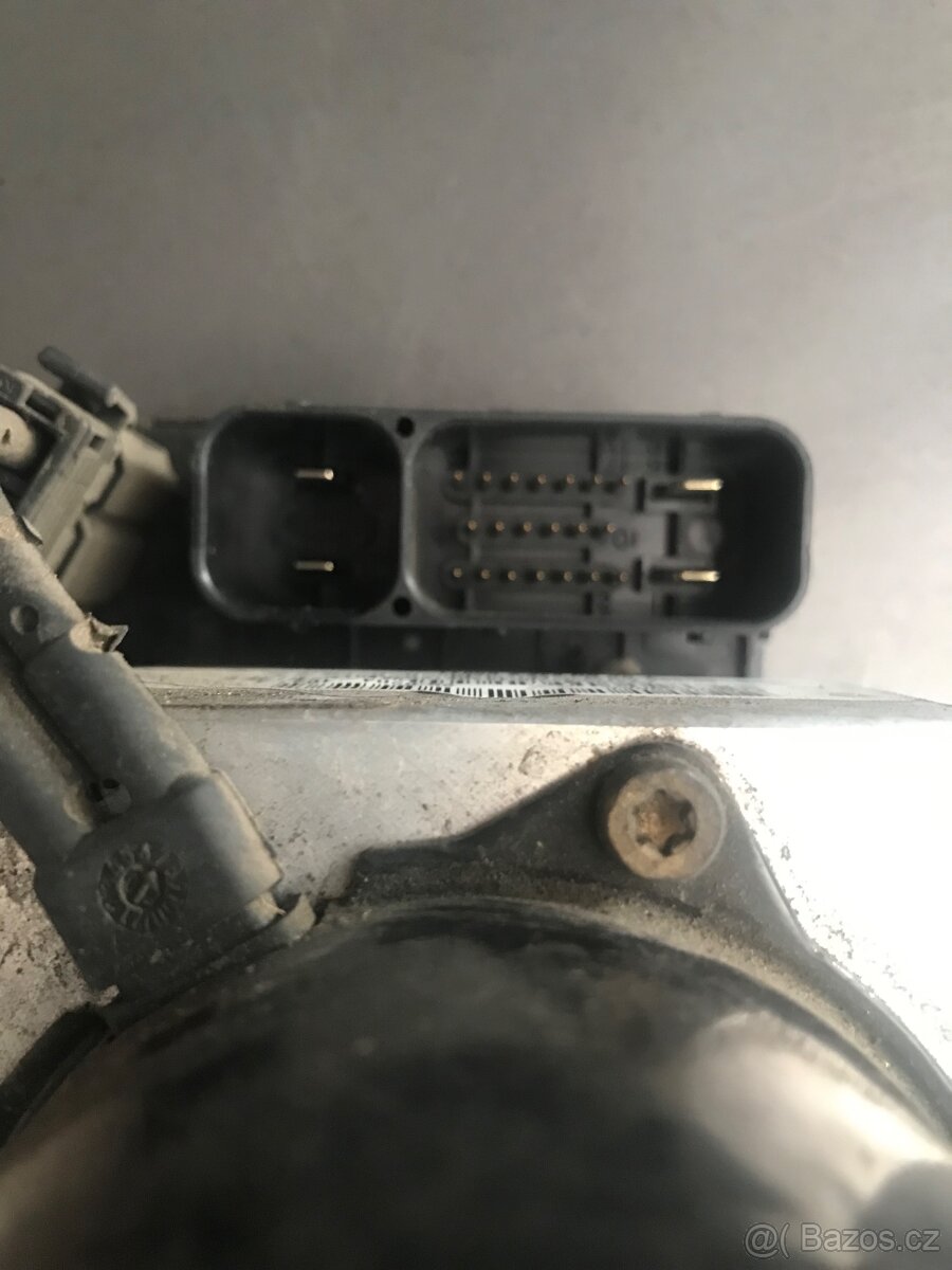 Jeep Grand Cherokee 2.7 crd ABS čerpadlo - 2