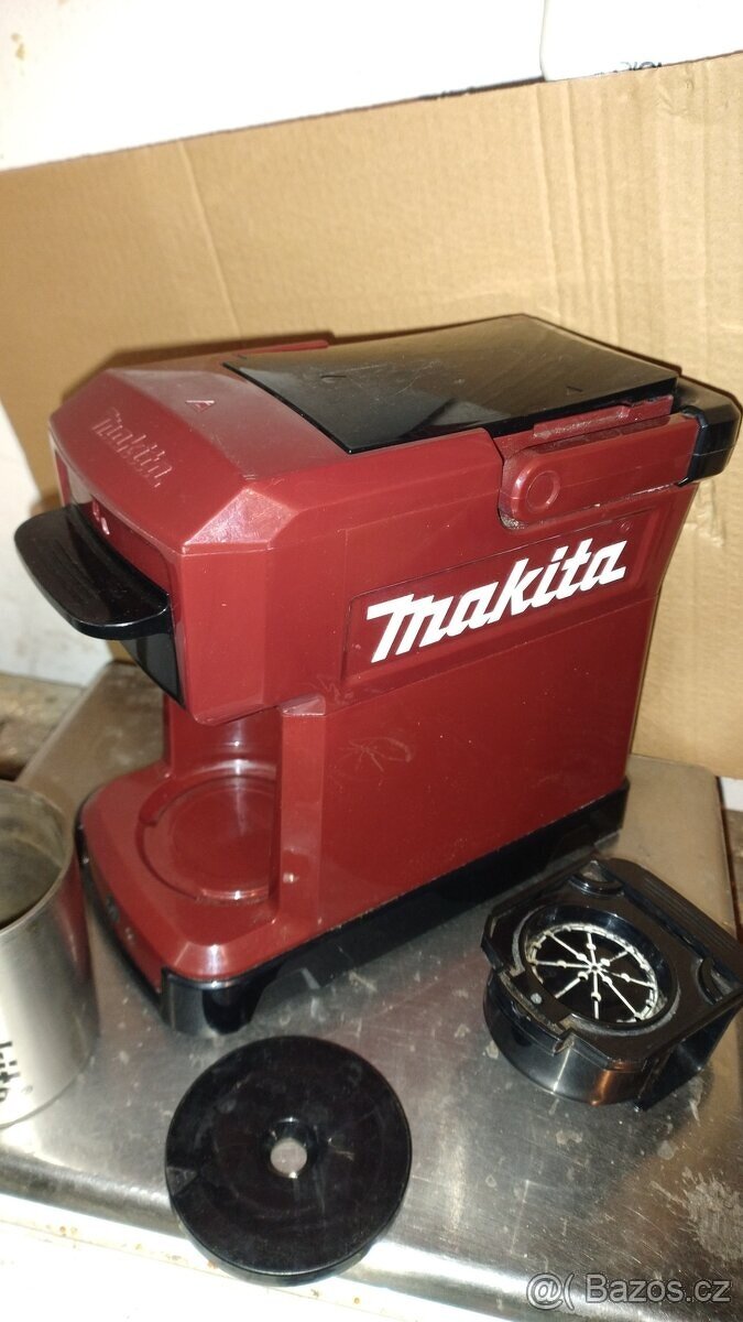 Kávovar makita - 2