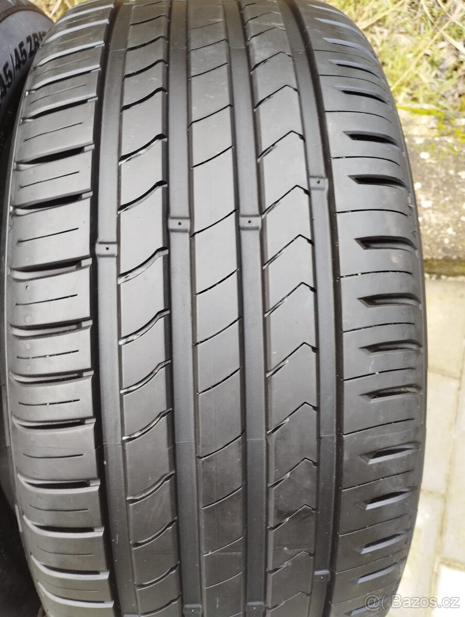Kumho Solus HS51 245/45 ZR17 95W - 2