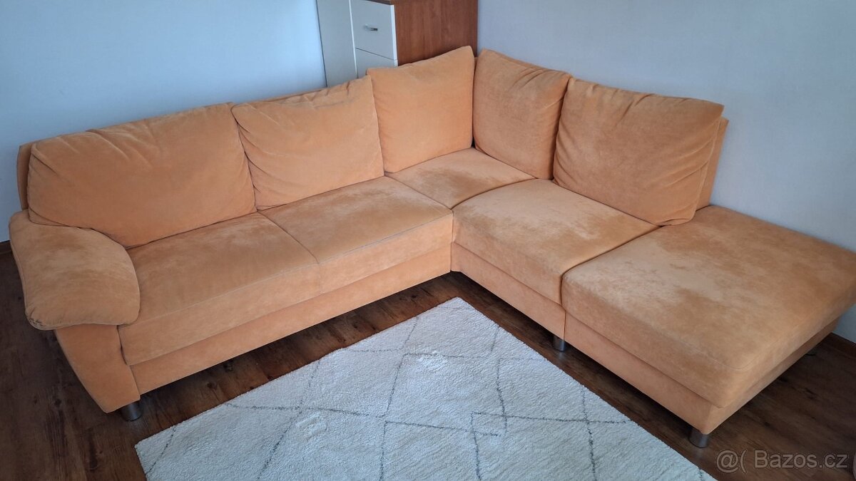 Gauč - V SUPER STAVU- sleva - 2