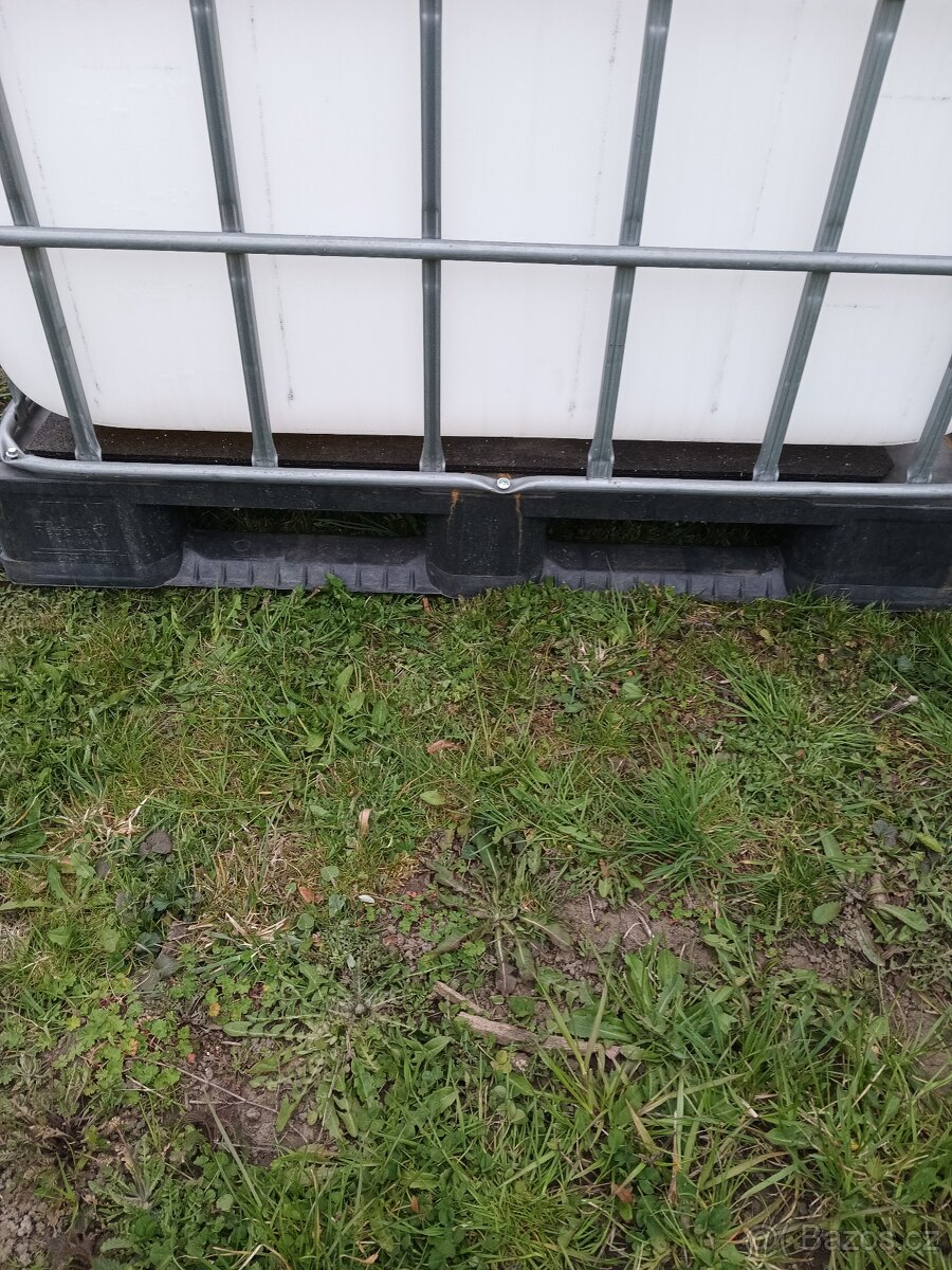 IBC nádrže 1000L - 2