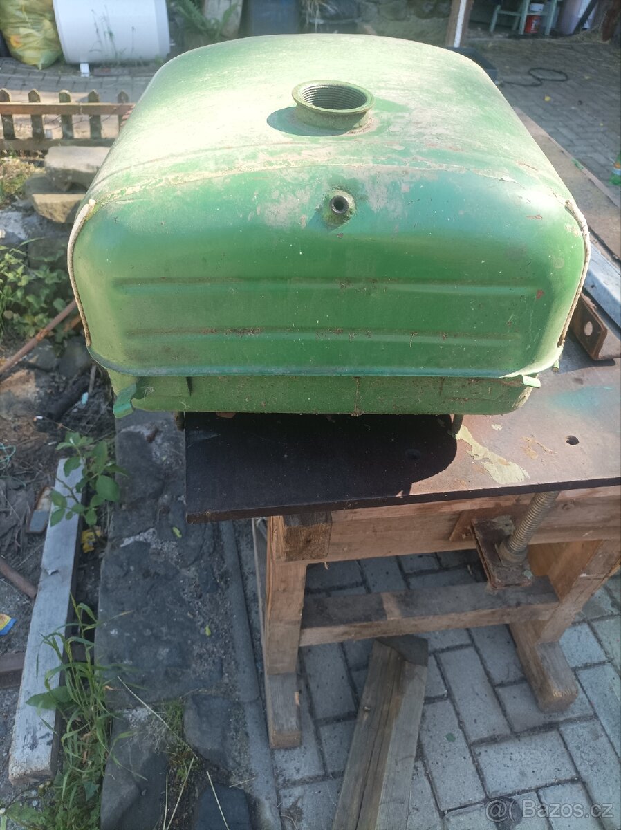 Prodám nádrž na zetor 25 - 2