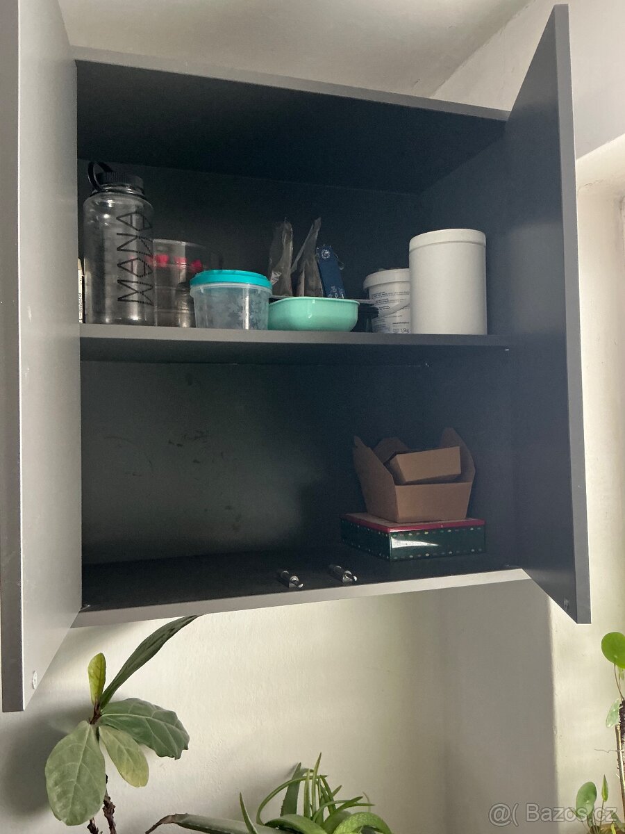 Nástěnná skříňka Ikea EKET - 2