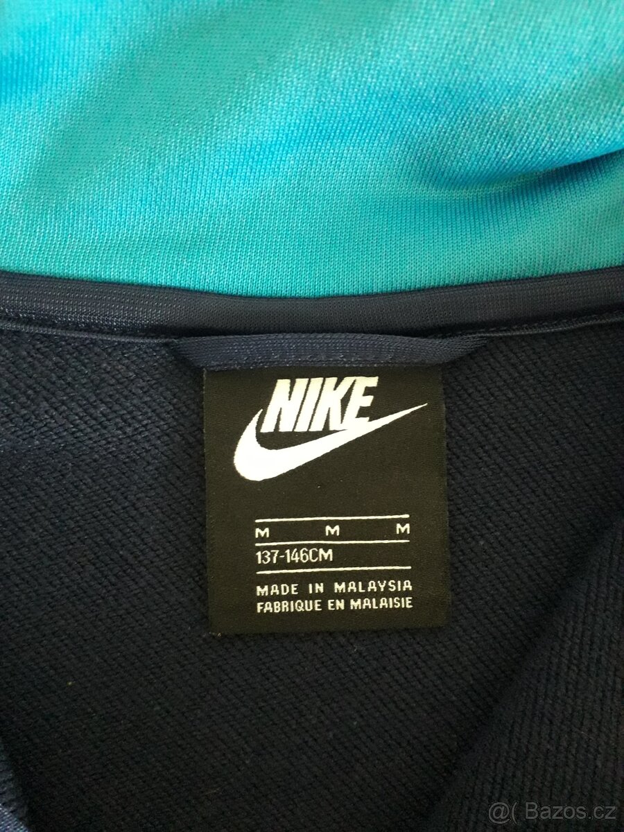 Souprava Nike velikost M. - 2