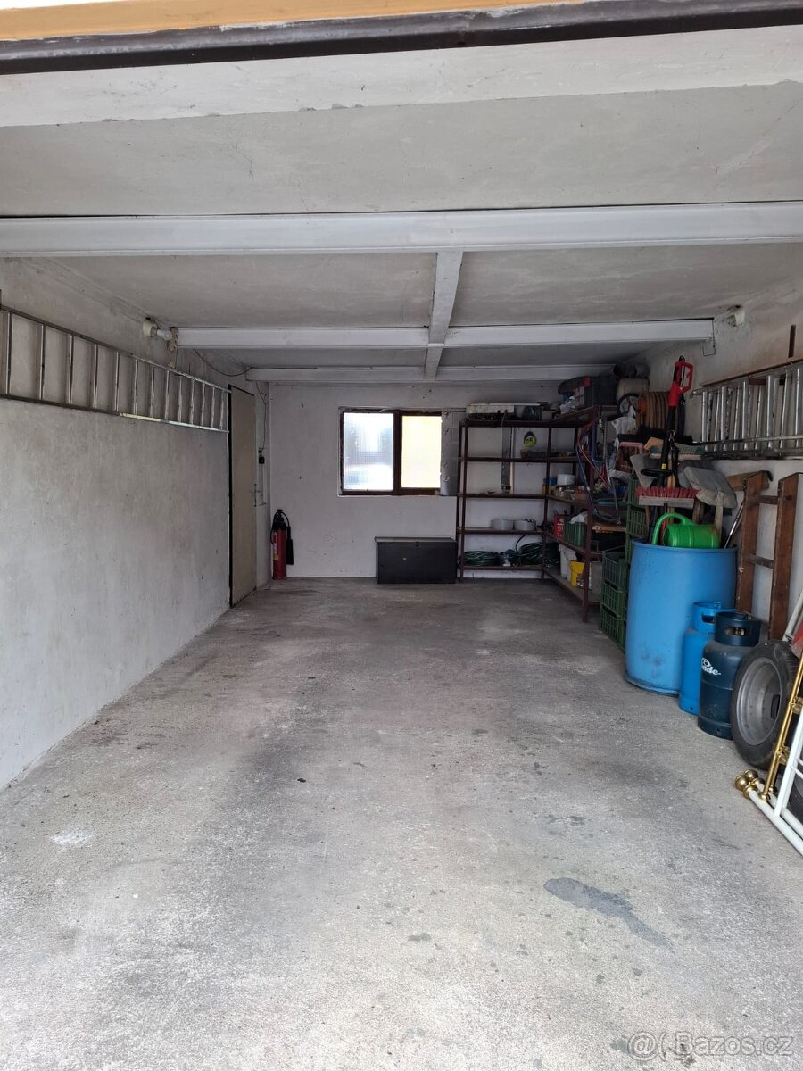 Garáž 24m2 u RD Čakovice - 2