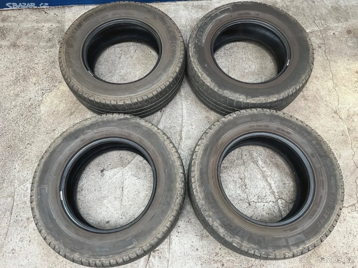 Michelin Agilis 235/65 R16 C 4ks - 2