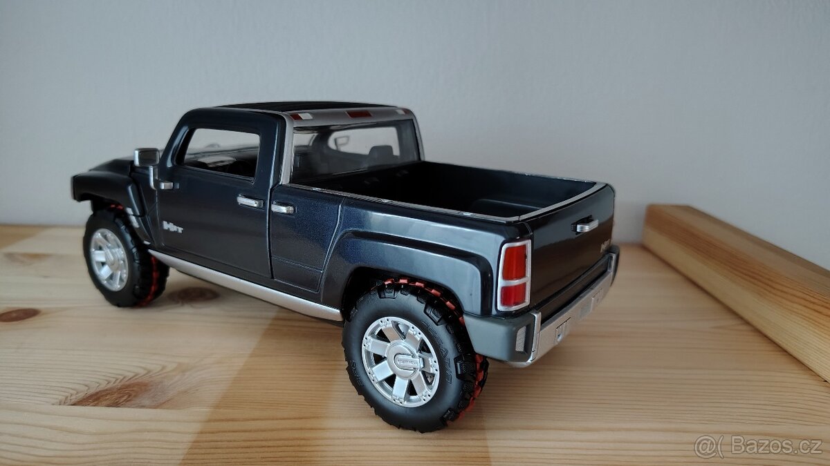Hummer H3T 1:18 Hotwheels - 2