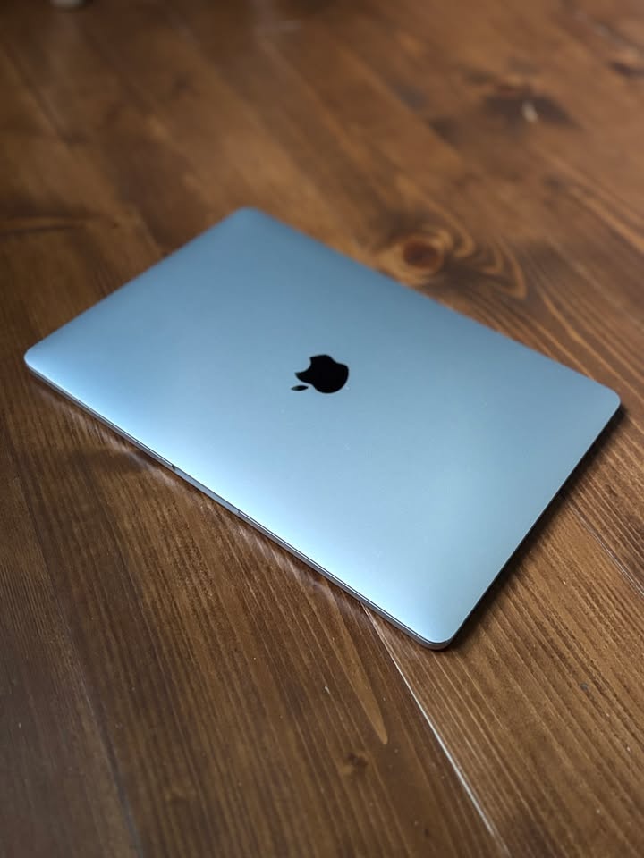 MacBook Pro 2017 16GB / 256GB - 2