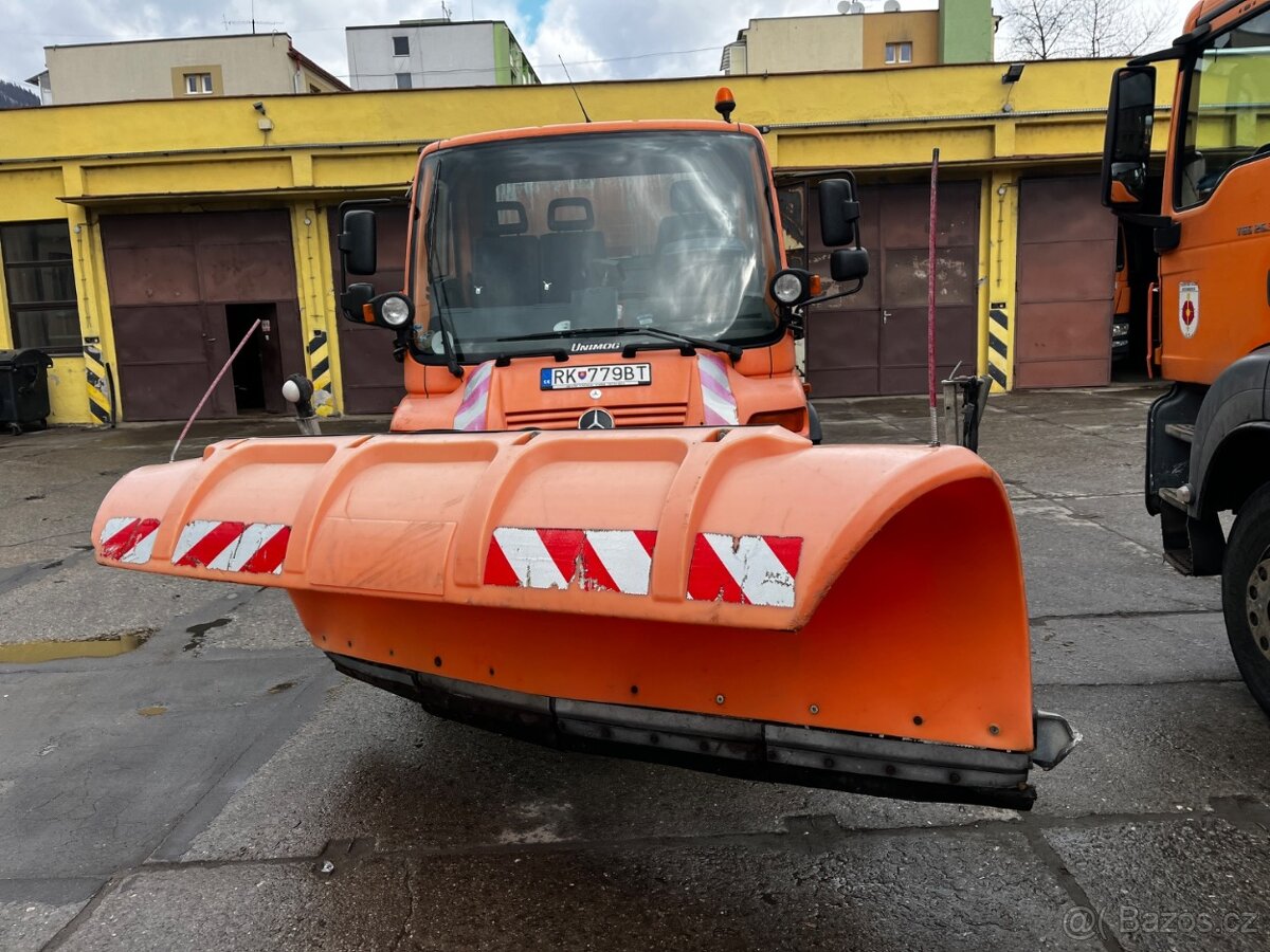 MB UNIMOG U 300 4X4