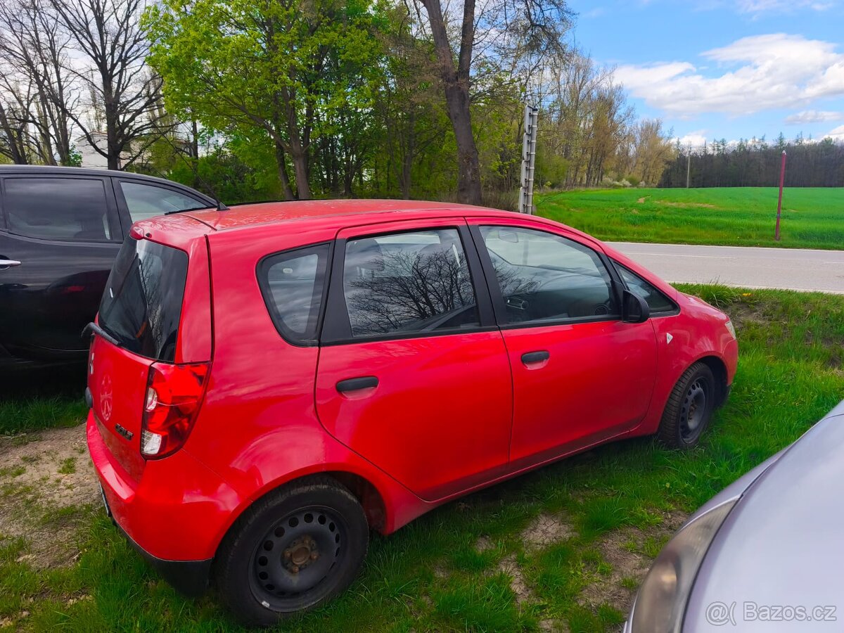 Prodám Mitsubishi Colt 1.1 benzín, 2013 - 2
