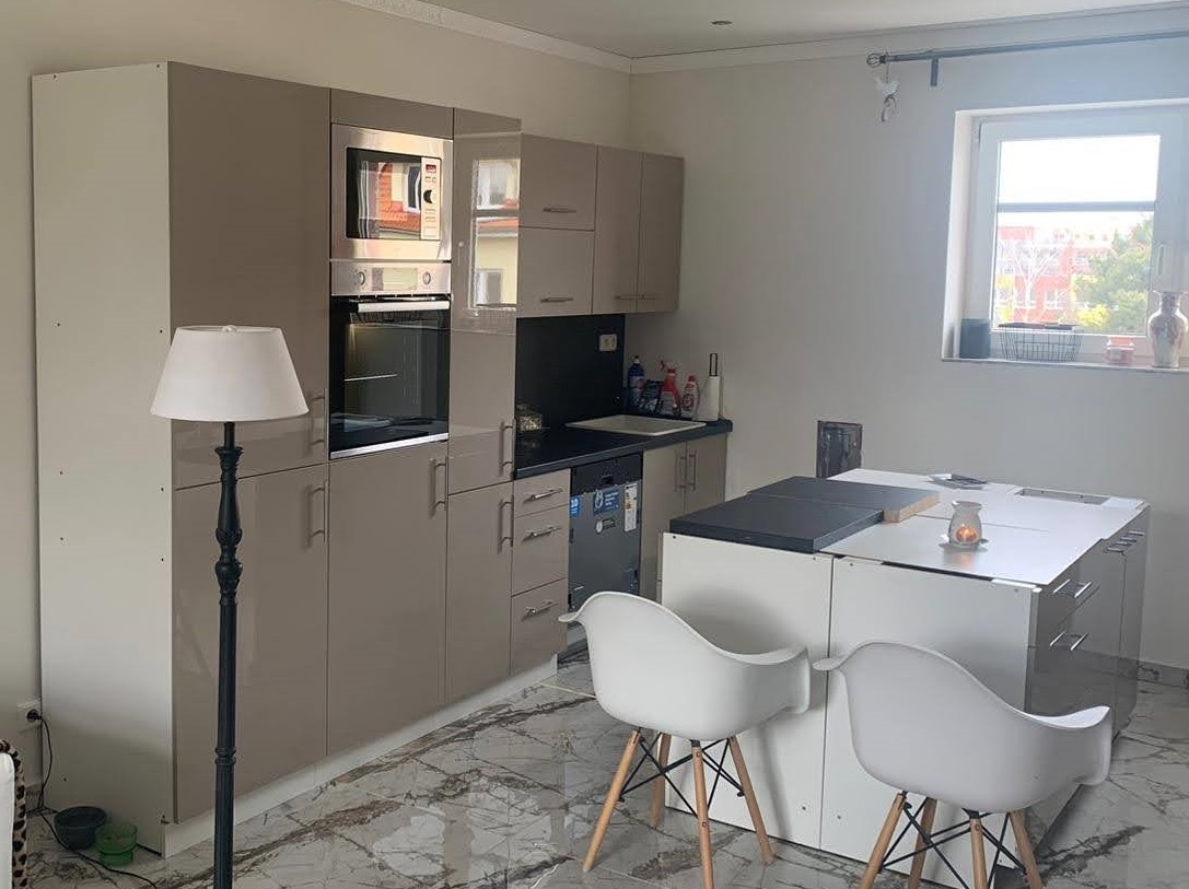 Vzorková kuchyňská sestava LARA v LESKU - 2