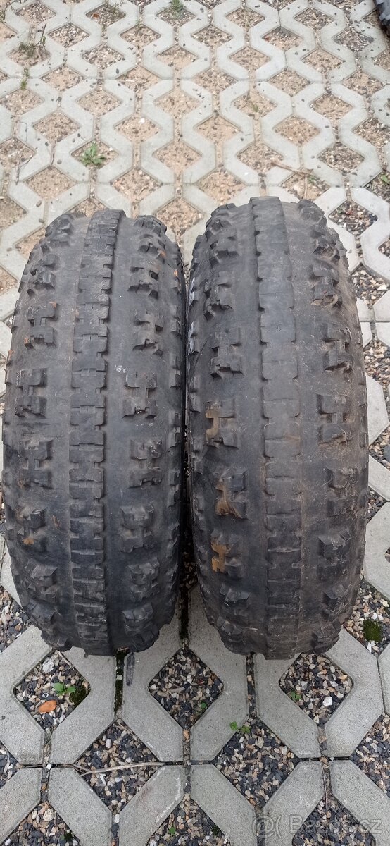 Kola MAXXIS RAZR AT 23x7-10