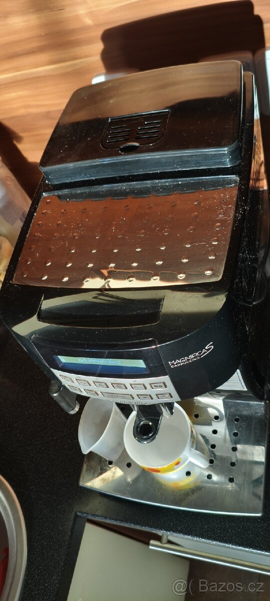 Prodám kávovar DeLonghi Magnifica ECAM 22.360.B - 2