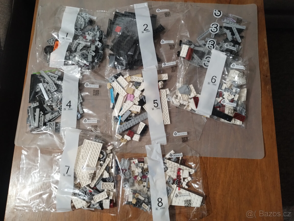 LEGO Star Wars 75393 TIE Fighter & X-Wing Mash-up - 2