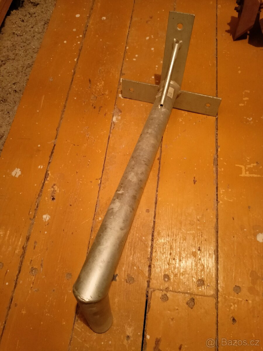 Anténní držák - 2