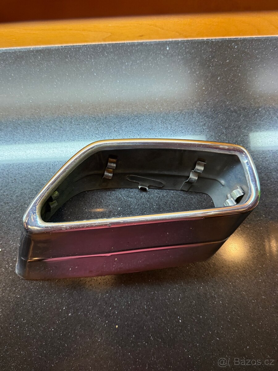 BMW řada 5 G30 G31 koncovka výfuku pravá 8631959 - 2