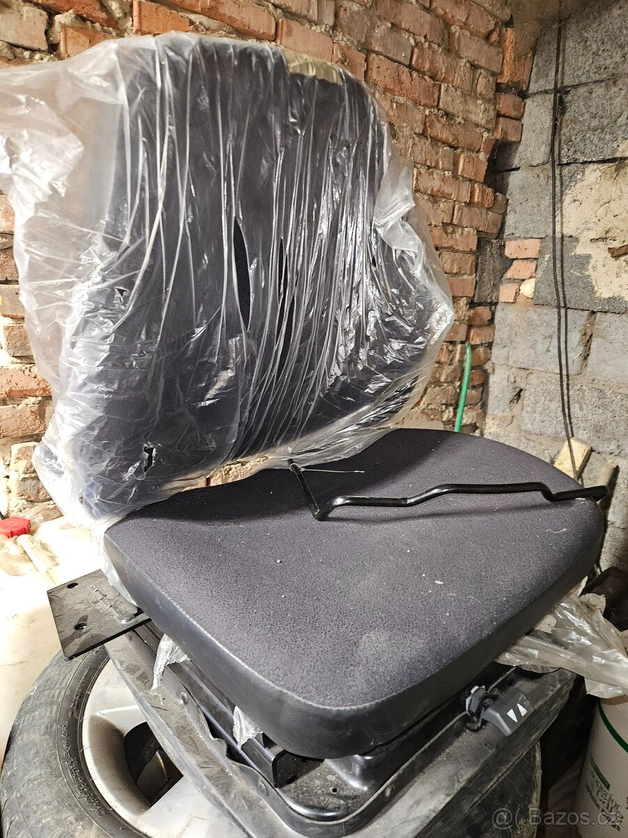 Vzduchová a vyhřívaná sedačka KAB 800 - 2