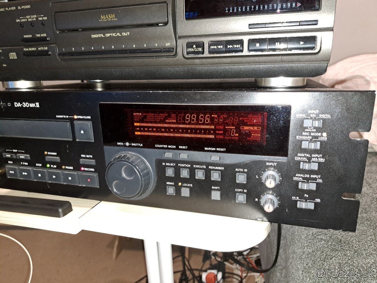 TASCAM DA-30 MK II, DAT - 2