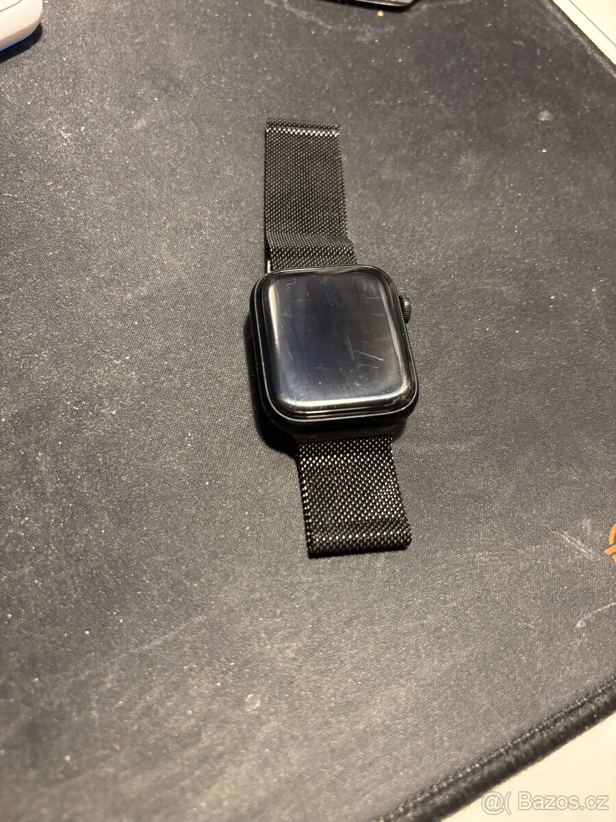 Apple Watch SE 2022 44mm - 2