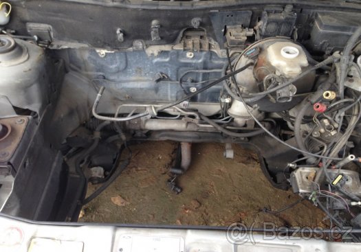 Ford Puma 1,4 16V 1997 - díly z vozu - 2