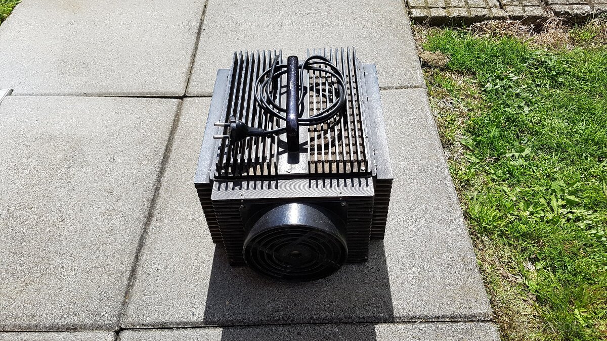 Zesilovač 2x 200W - 2