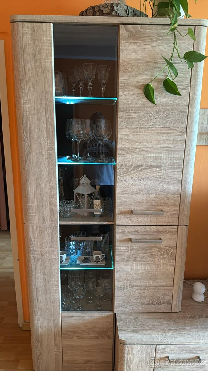 Prodám obývací stěnu (dub sonoma) - 320cm - 2