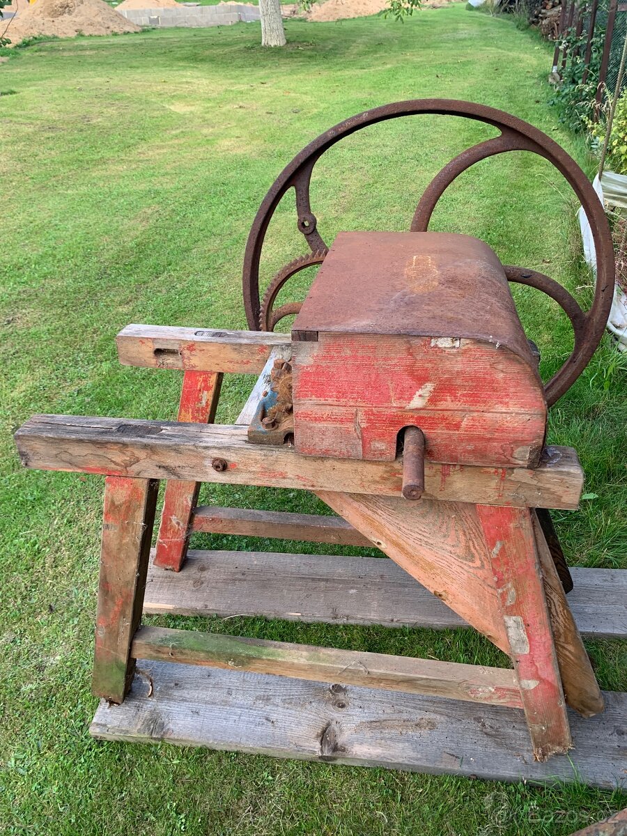 Řezačka na kopřivy - 2