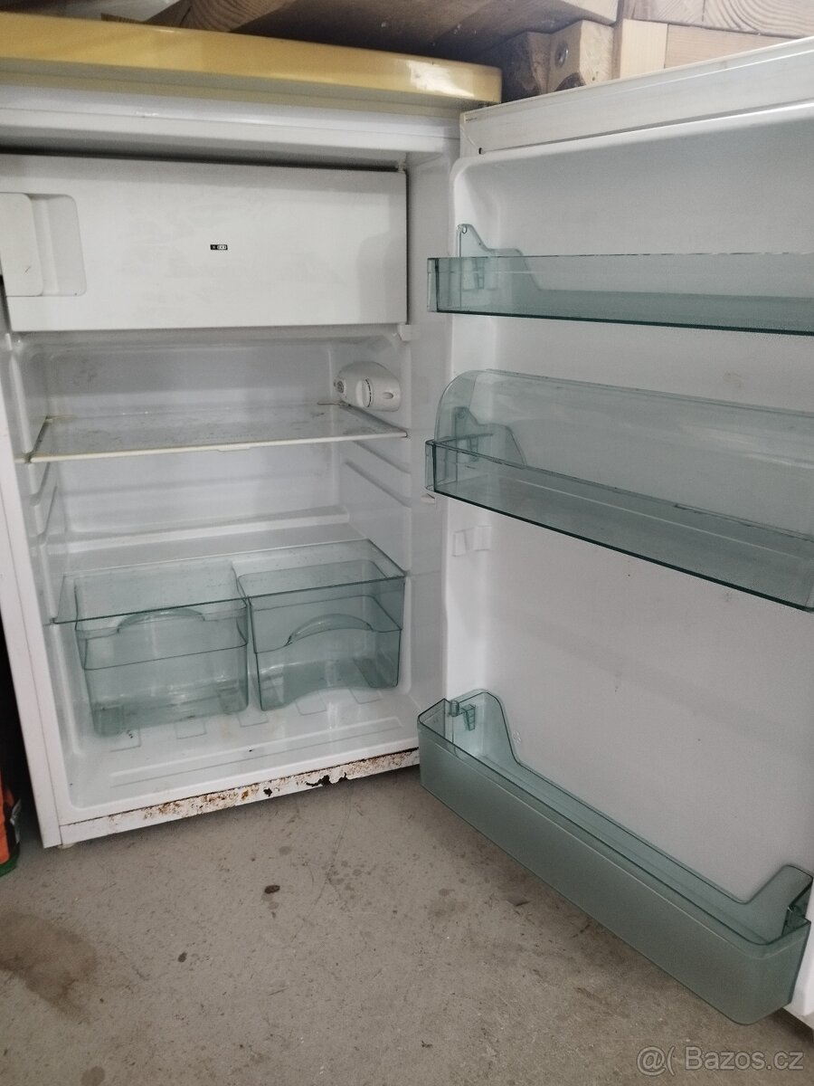 Lednice Goddess s mrazakem - 2