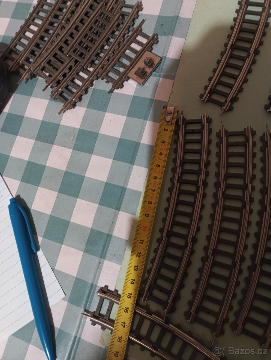 Kolejnice PIKO,37 ks ,pěkné . - 2