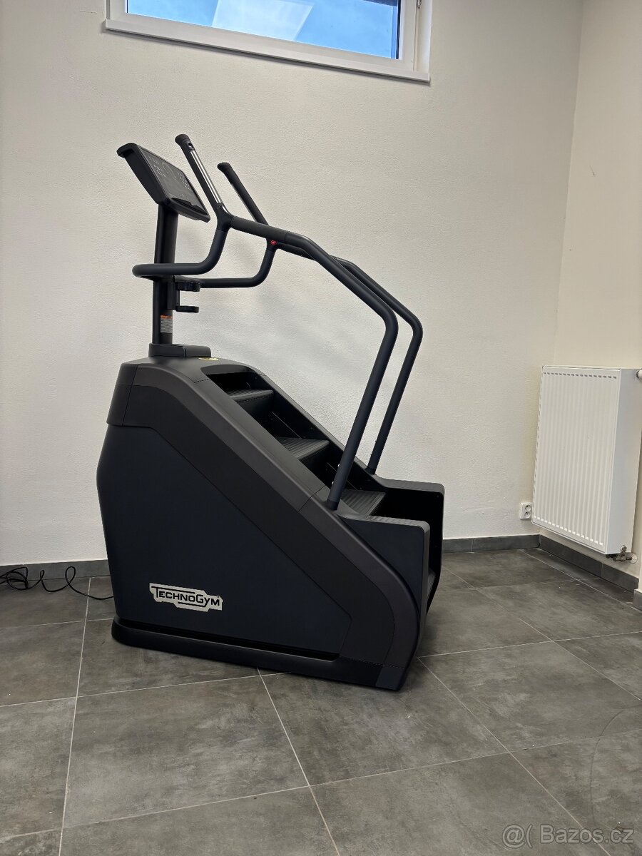 Technogym 1000 LED step - 2