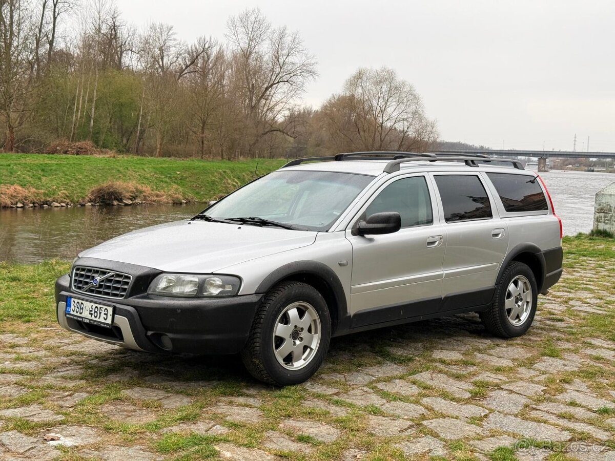VOLVO XC70 - 2