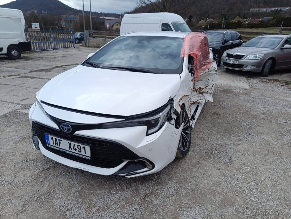 Toyota Corolla Hybrid - 2