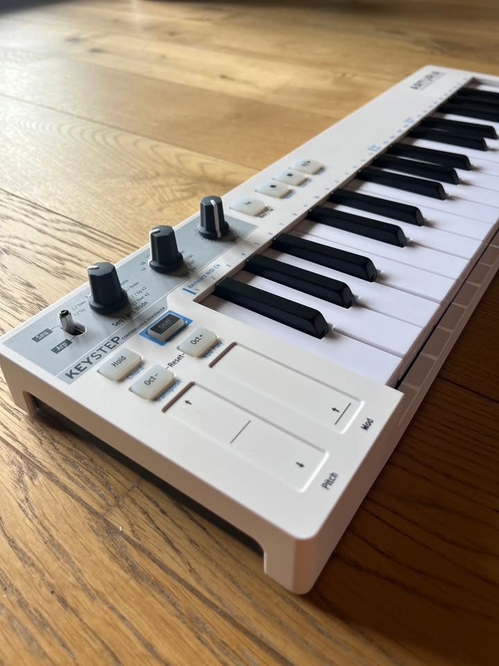 Arturia KeyStep Klávesy - 2