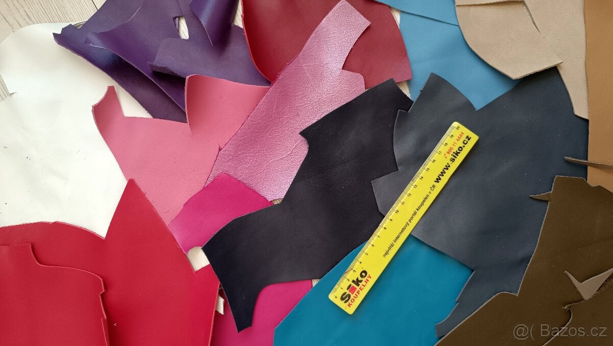 12. zbytky kůže- khaki,béž.,bílá,modrá,červ.,růžová,perl.,fi - 2