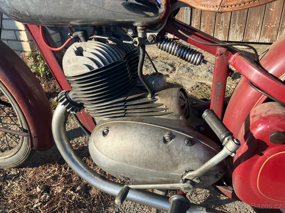 Jawa 350/18 pérák po krásné staré renovaci - 2