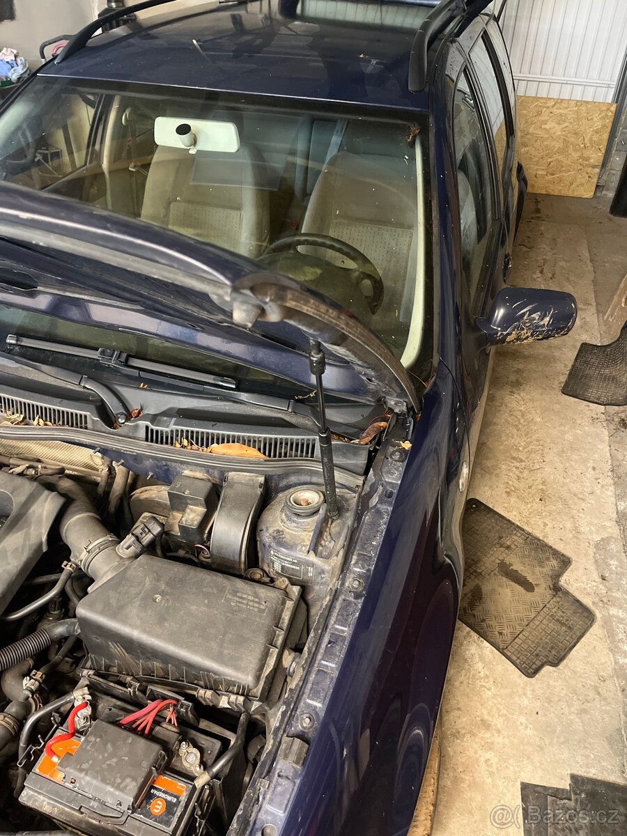 Volkswagen Golf 4 2.0 85 KW Benzinovy - 2