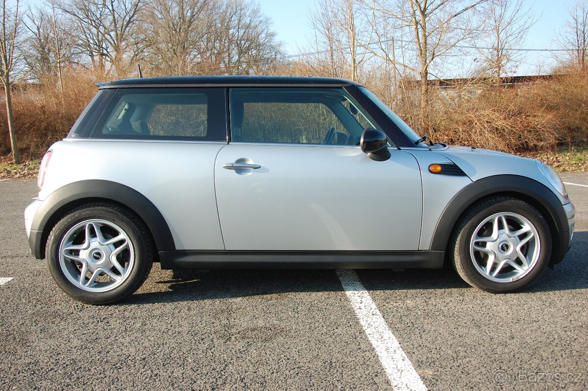 MINI Cooper 1,6D, najeto 125.000km , vynikající stav - 2