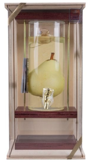 Dárková láhev s hruškou uvnitř,0,7L - 2