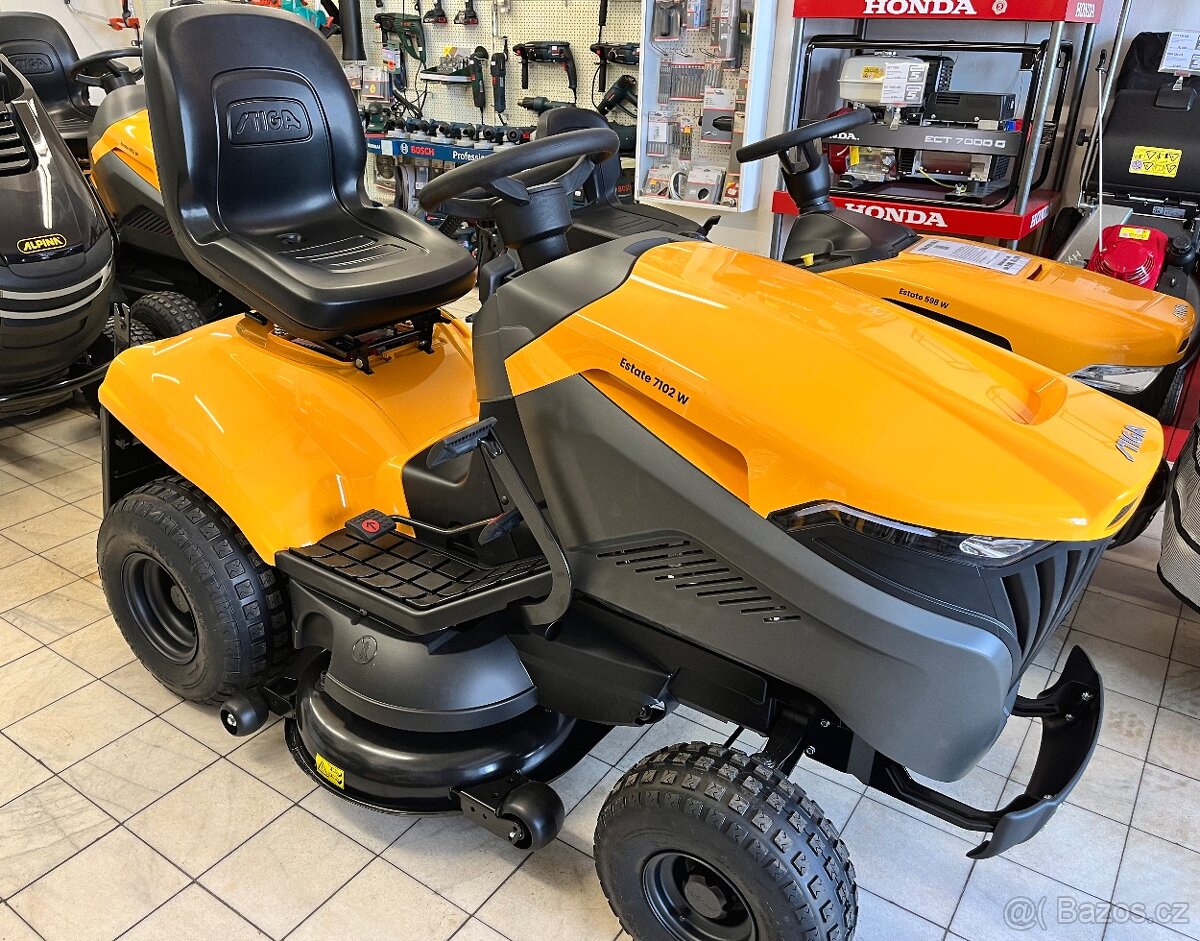 Travní traktor Stiga Estate 7102 W AKCE - 2