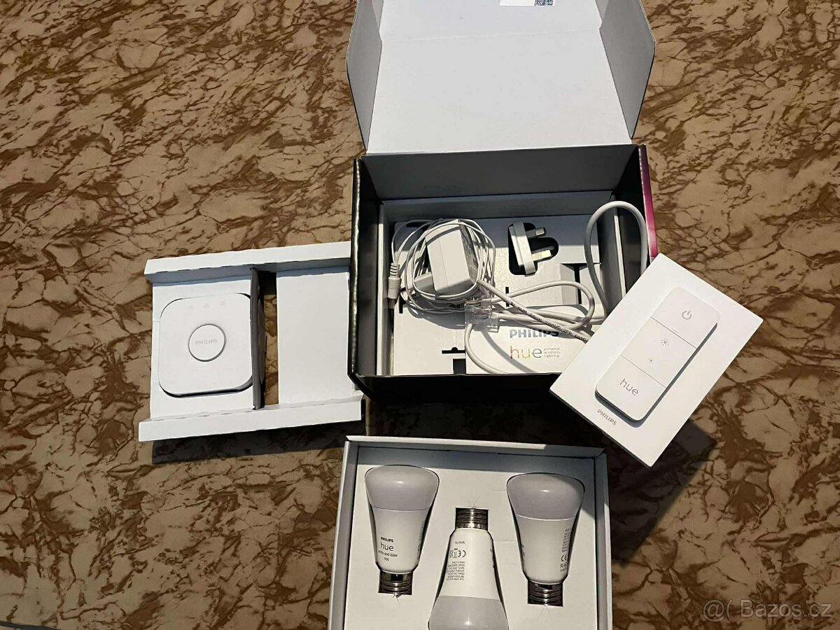 Základní sada Philips Hue WHITE AND COLOR AMBIANCE 3xE27/11W - 2