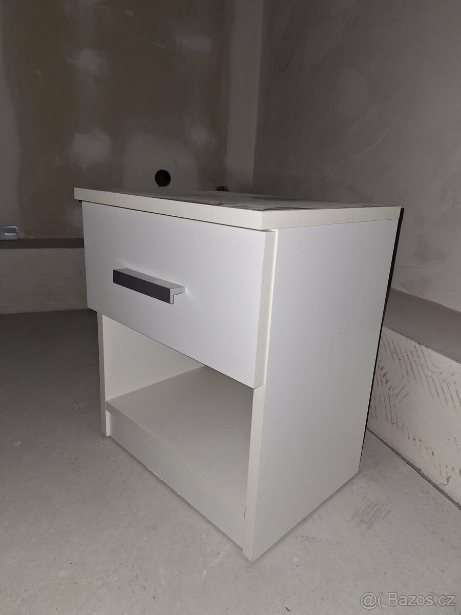 2 ks nočních stolků - 2