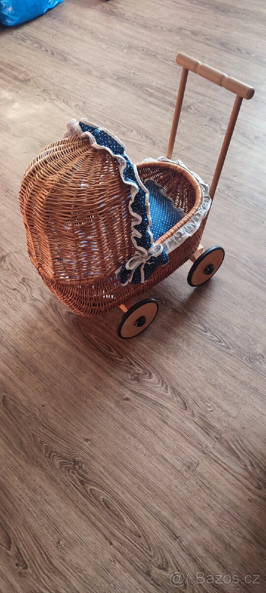 Dětský proutěný kočárek - 2