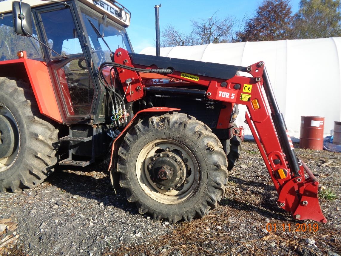 AKCE - Prodám TUR 5 - čelní nakladač - 2