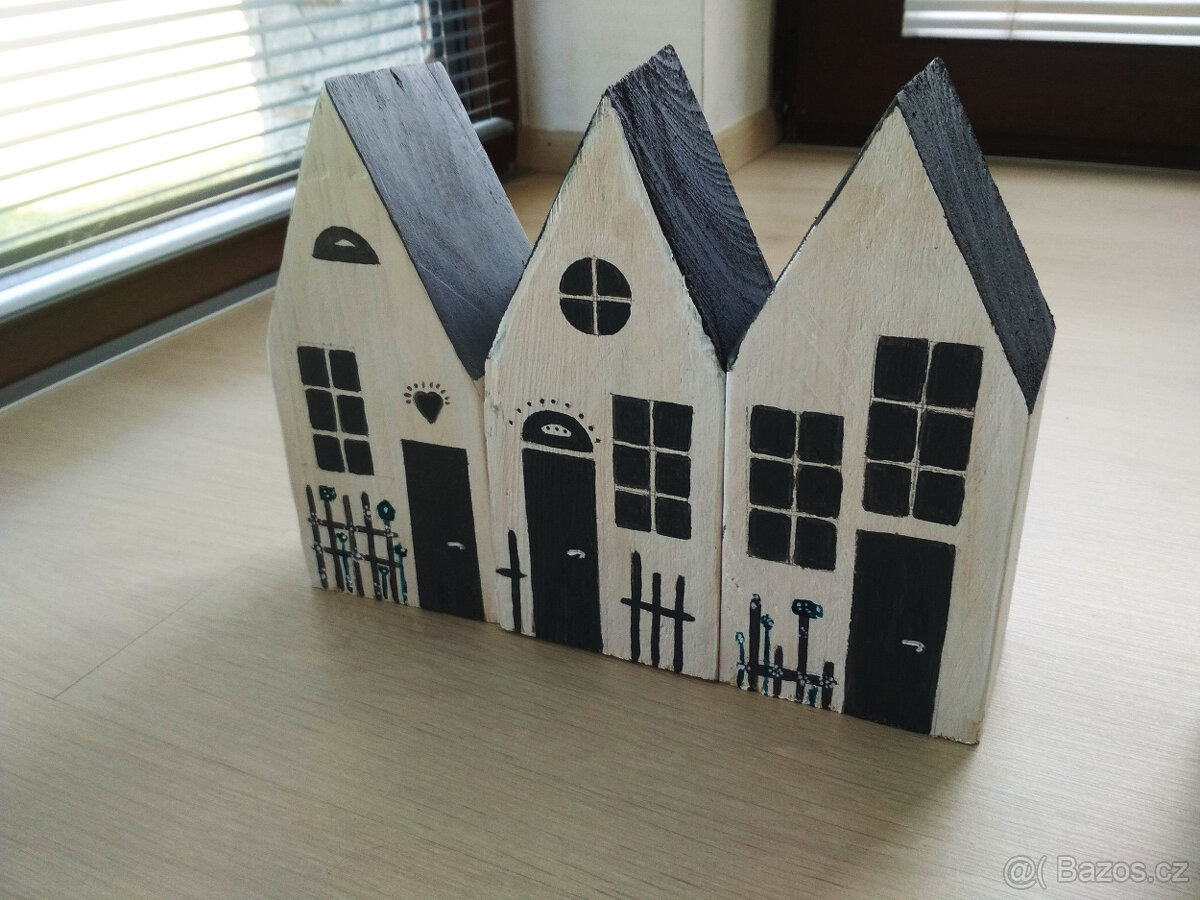 Dřevěné domečky dekorace - 2