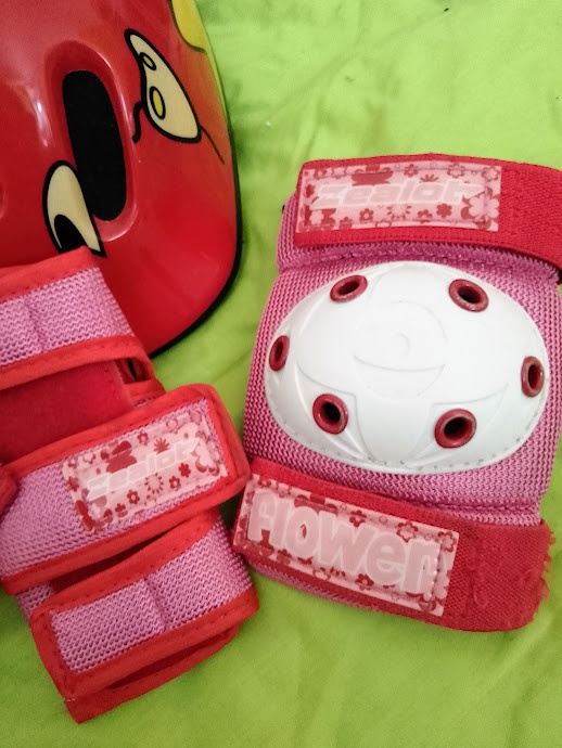 HELMA PŘILBA DĚTSKÁ GALAXY A CHRÁNIČE PRO NEJMENŠÍ - 2