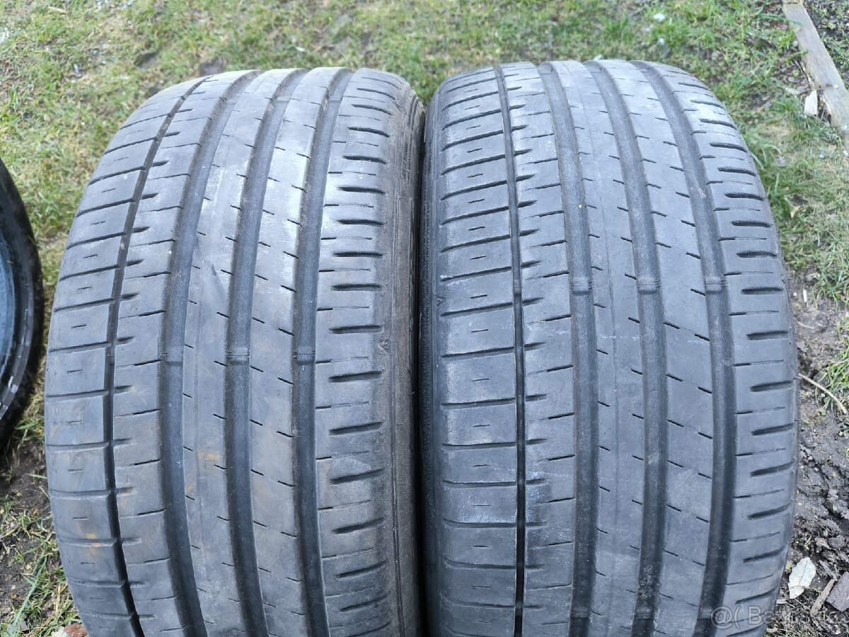 Falken 245/40/19 - 2