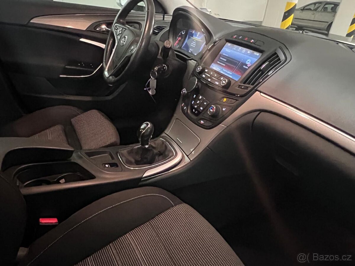 Opel Insignia Sports Tourer - 2